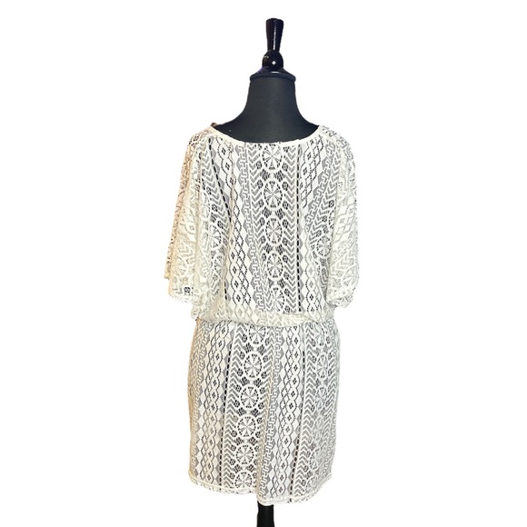 J.Valdi Lace Cover Up - Picture 2 of 5